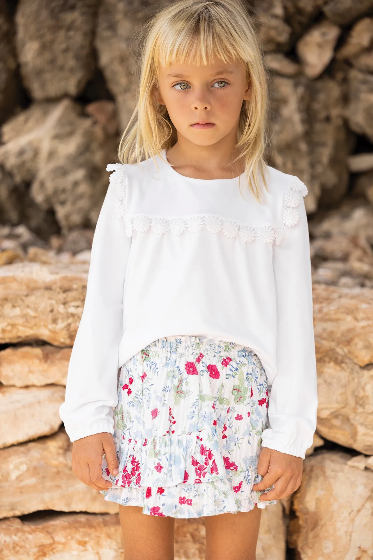 Blouse - White Daisy Embroidery