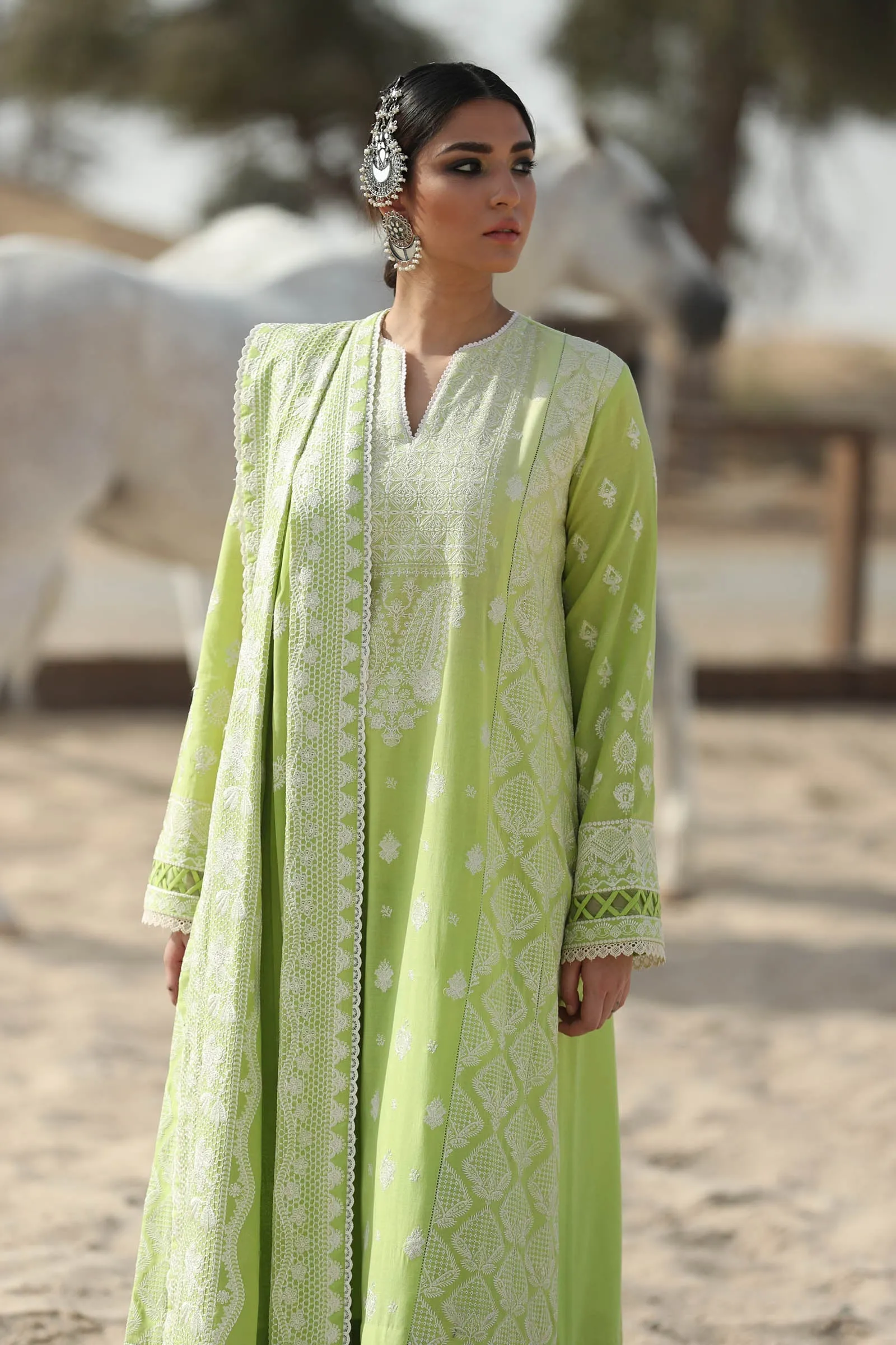 Zaha by Khadijah Shah Lawn Collection – PARISA (ZL22-03 A)