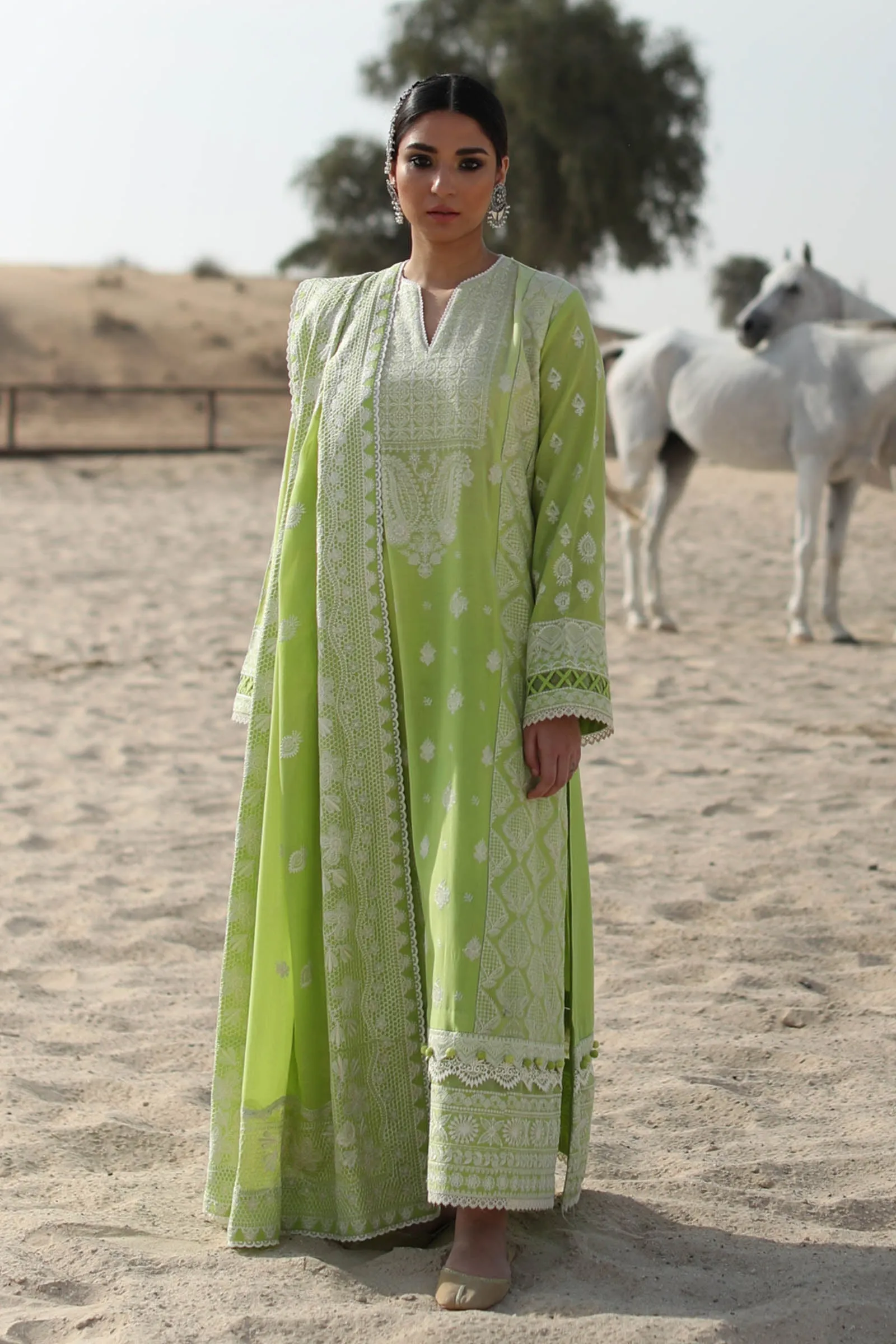 Zaha by Khadijah Shah Lawn Collection – PARISA (ZL22-03 A)